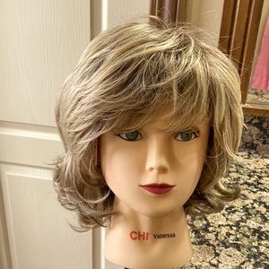 Easy to style synthetic wig